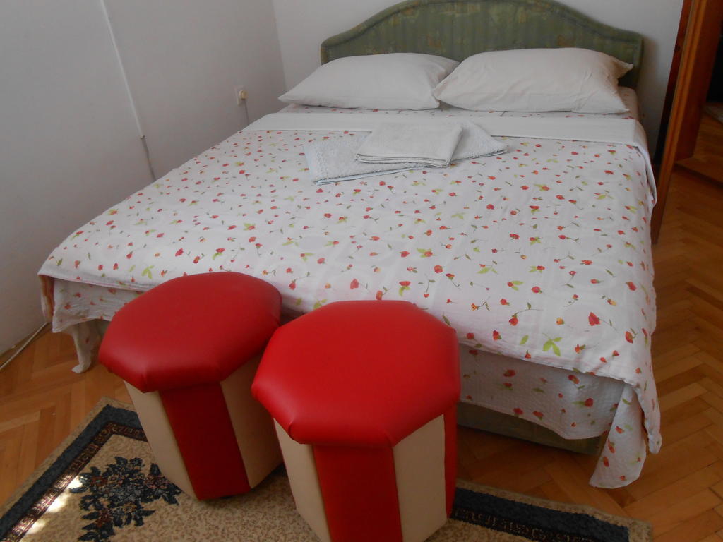 Apartments & Hostel Zdrava Hrana โมสตาร์ ห้อง รูปภาพ