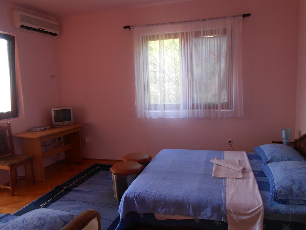Apartments & Hostel Zdrava Hrana โมสตาร์ ห้อง รูปภาพ