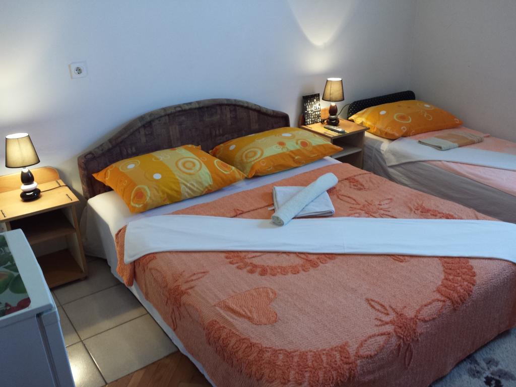 Apartments & Hostel Zdrava Hrana โมสตาร์ ห้อง รูปภาพ