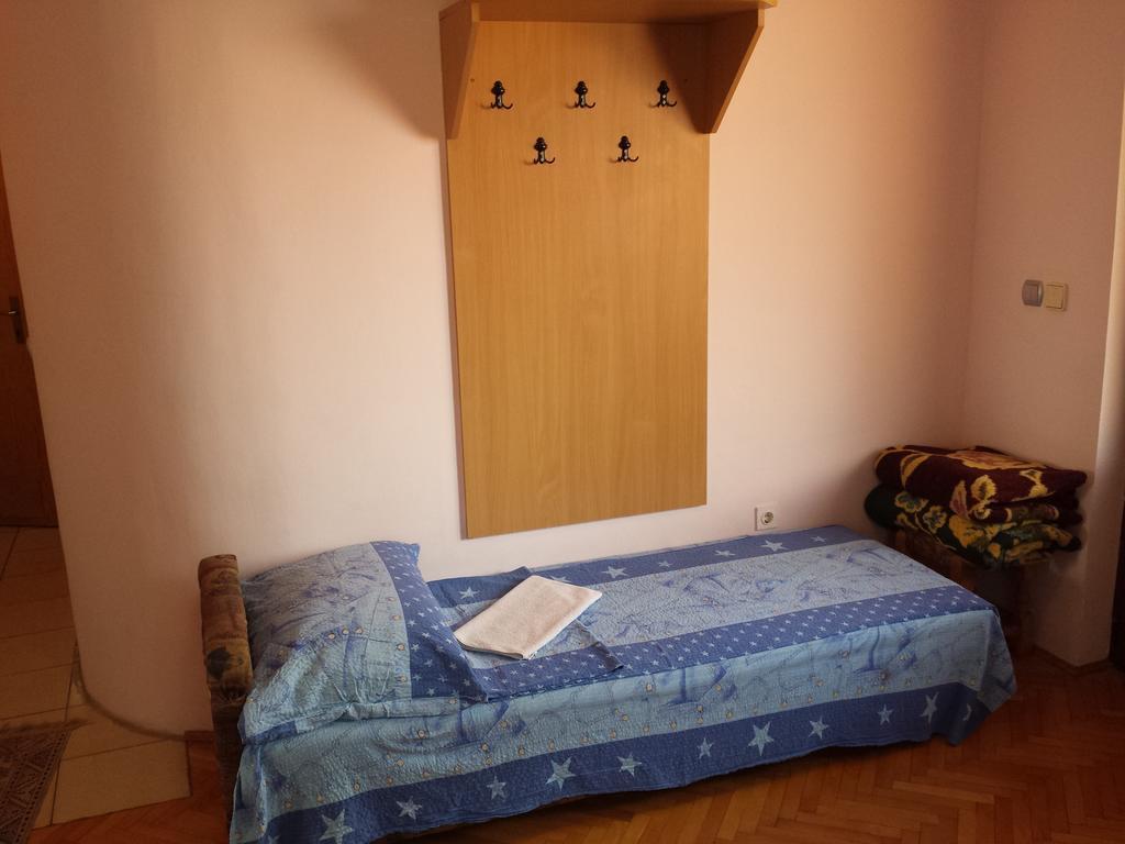 Apartments & Hostel Zdrava Hrana โมสตาร์ ห้อง รูปภาพ