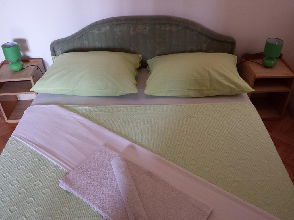 Apartments & Hostel Zdrava Hrana โมสตาร์ ห้อง รูปภาพ