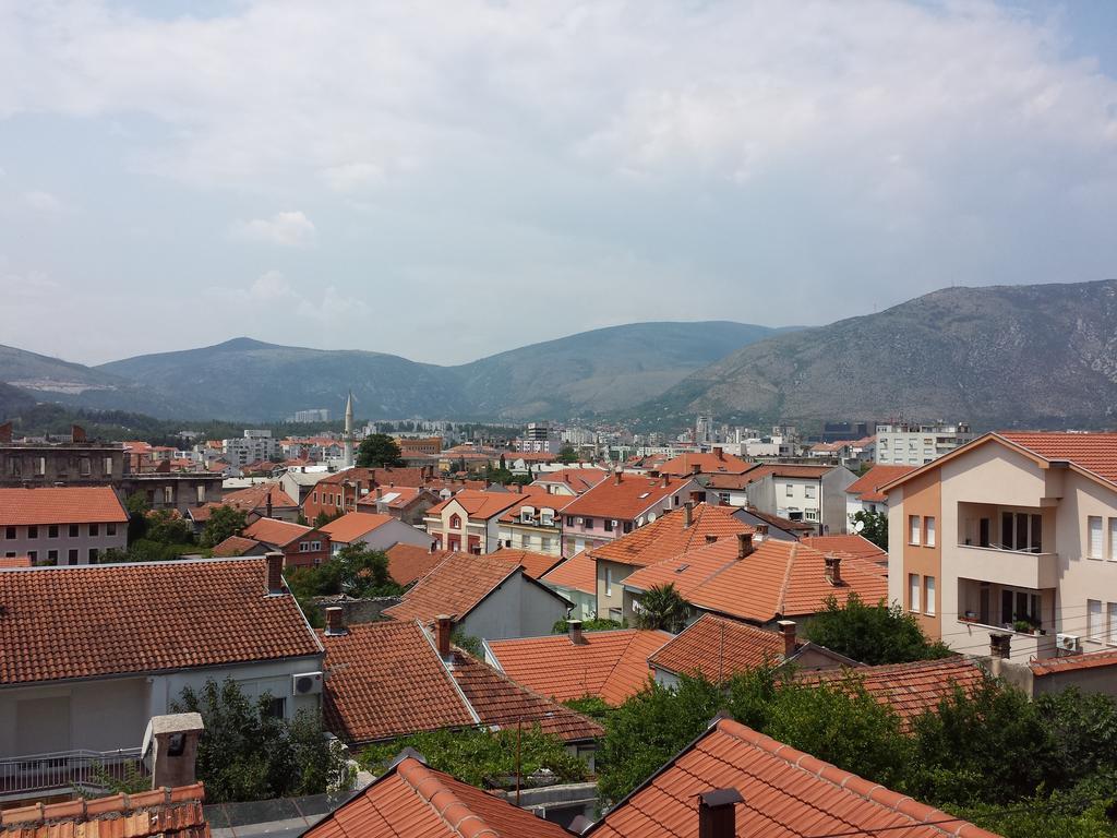 Apartments & Hostel Zdrava Hrana โมสตาร์ ภายนอก รูปภาพ